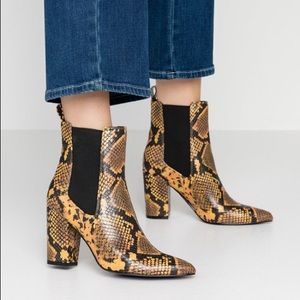 Steve Madden Subtle Classic ankle boots #Cybermondaysale